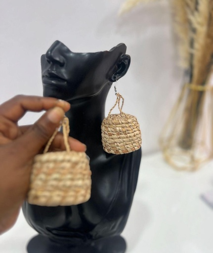 TRAPE RATTAN EARRINGS